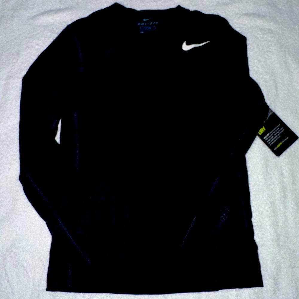 NWT Boys Nike Dry Fit Long Sleeve Shirt Size Small Black